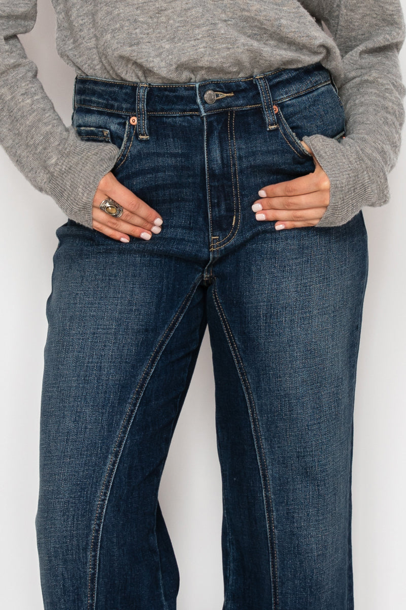 Artemis Vintage | Ultra High Rise Relaxed Flare Jeans