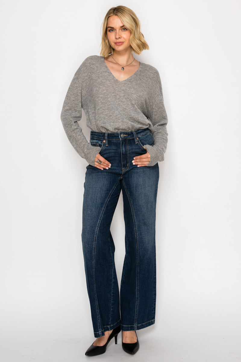 Artemis Vintage | Ultra High Rise Relaxed Flare Jeans