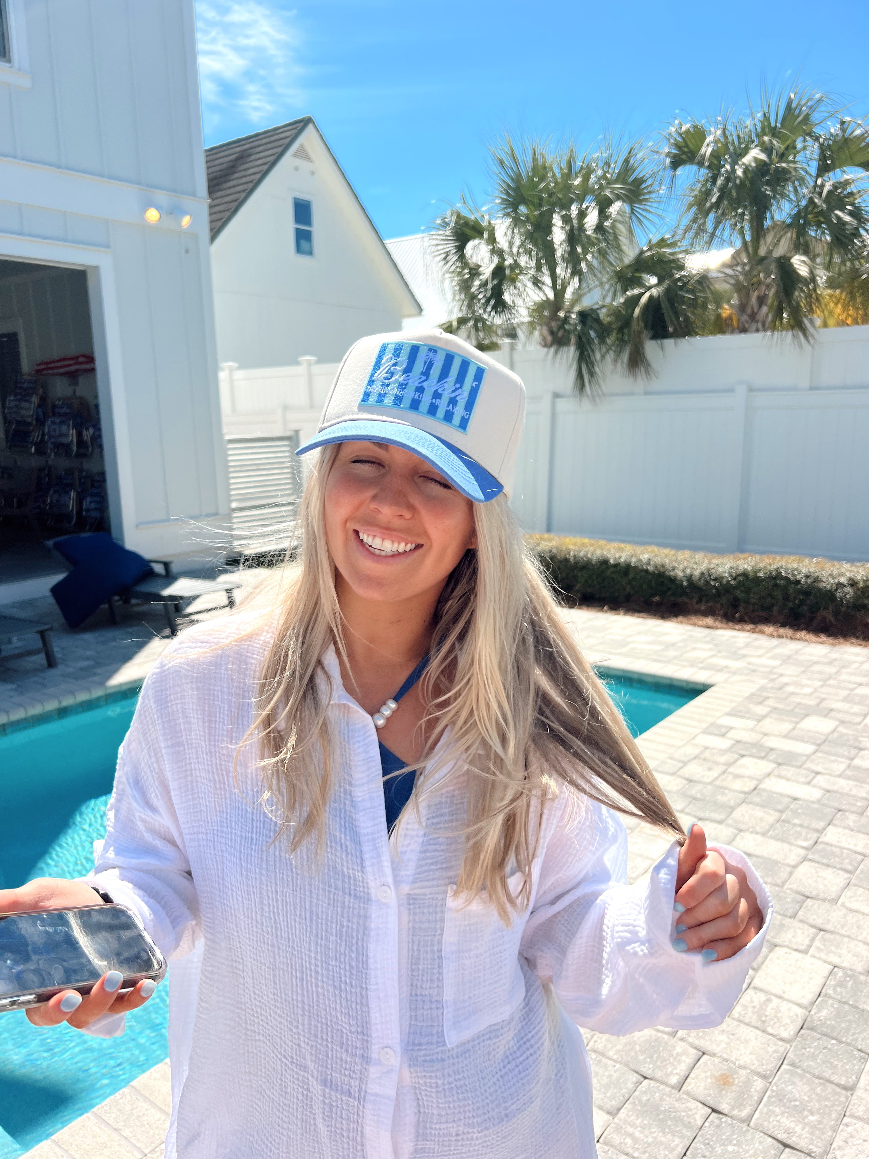 Beachin' - Vintage Trucker Hat