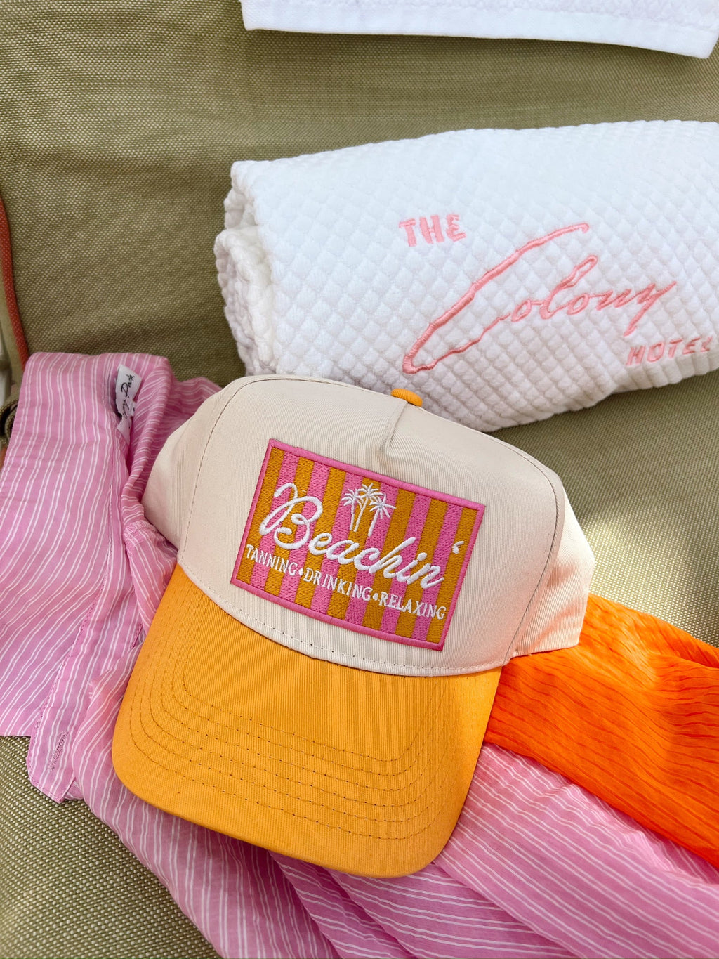 Beachin' - Vintage Trucker Hat